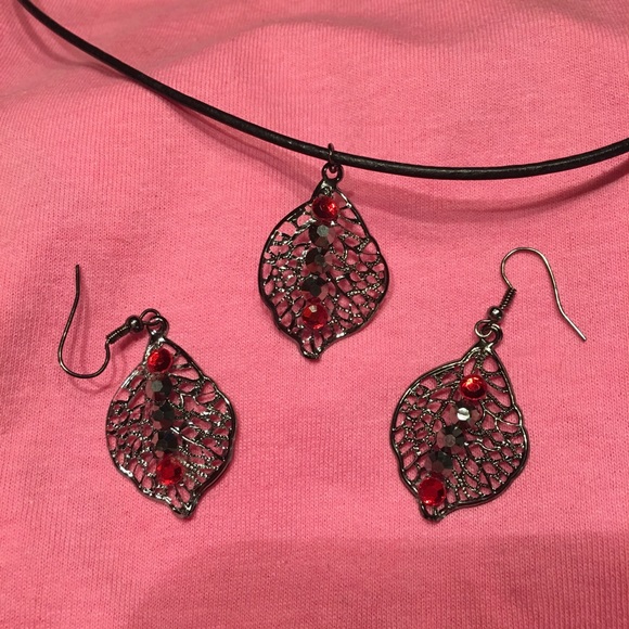 Gorgeous necklace & earrings set light weight NWT - Picture 4 of 8